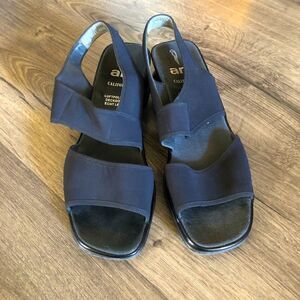 Ara Luftpolster made in Germany strappy mini wedge sandals size 7.5